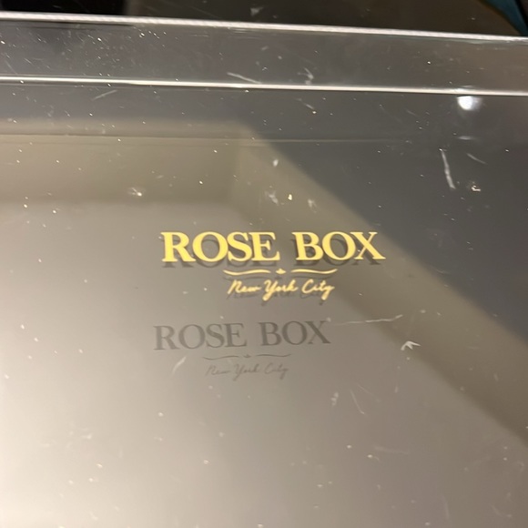ROSE BOX NYC 15 Gold Roses Jewelry Box - Picture 5 of 5
